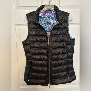 Lilly Pulitzer Quilted Puffer Vest black Colorful Printed Inside Lining Medium